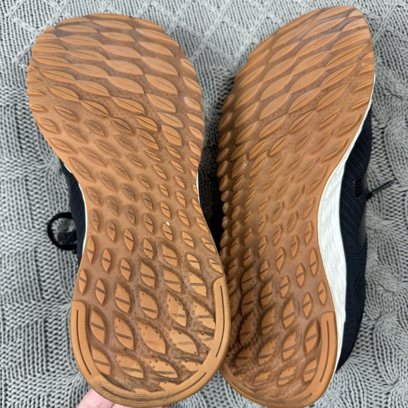 New Balance Women’s Fresh Foam Arishi with Gum Bottom Sneaker ~ 9 - Picture 5 of 10